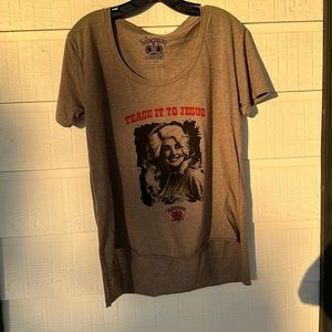 Dolly Parton t-shirt.